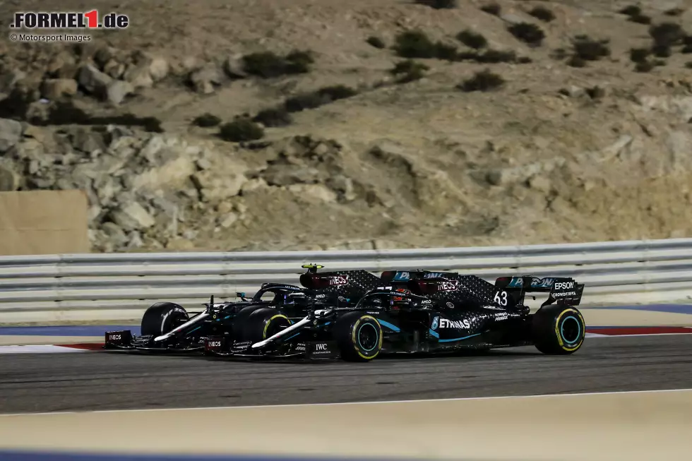 Foto zur News: George Russell (Mercedes) und Valtteri Bottas (Mercedes)