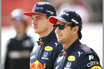 Foto zur News: Max Verstappen (Red Bull) und Sergio Perez (Red Bull)