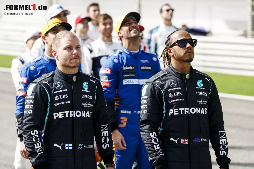 Foto zur News: Valtteri Bottas (Mercedes) und Lewis Hamilton (Mercedes)