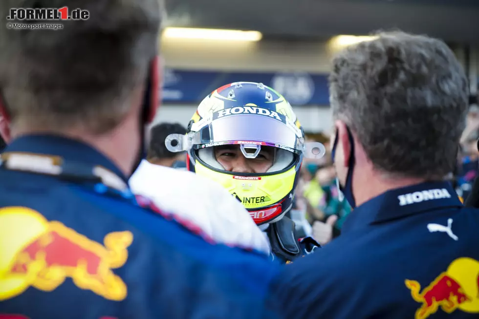 Foto zur News: Sergio Perez (Red Bull)