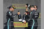 Foto zur News: Lewis Hamilton (Mercedes) und Valtteri Bottas (Mercedes)