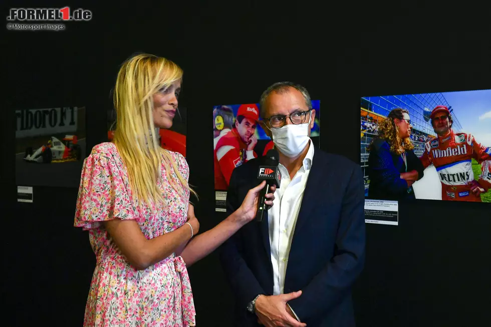 Foto zur News: Stefano Domenicali in der Ausstellung von Motorsport Images