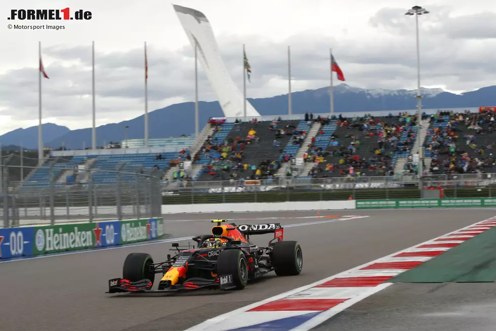 Foto zur News: Sergio Perez (Red Bull)