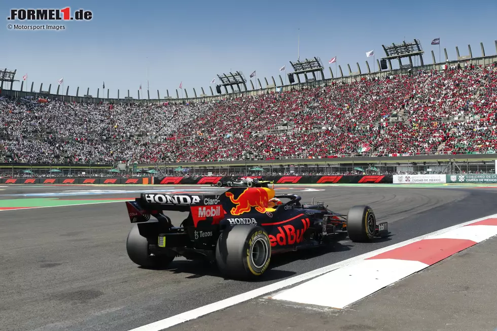 Foto zur News: Sergio Perez (Red Bull)