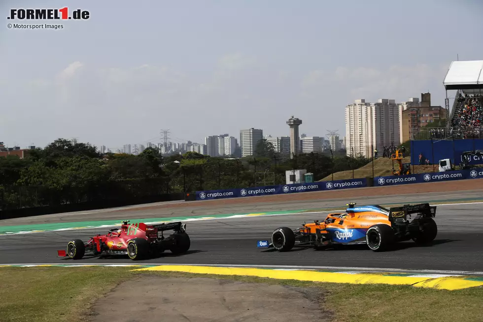 Foto zur News: Carlos Sainz (Ferrari) und Lando Norris (McLaren)