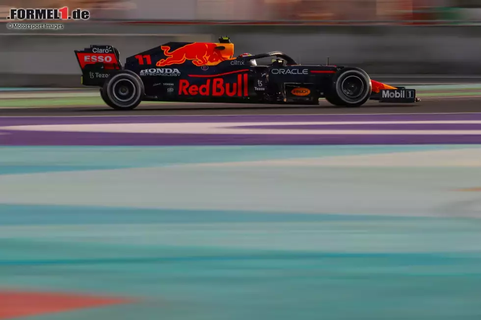 Foto zur News: Sergio Perez (Red Bull)