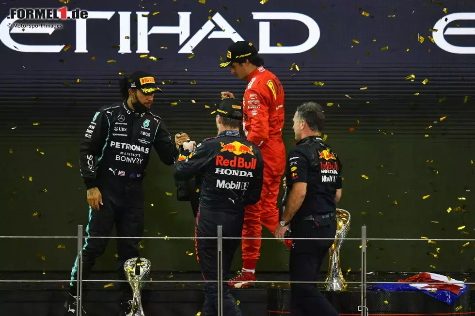 Foto zur News: Lewis Hamilton (Mercedes), Max Verstappen (Red Bull), Carlos Sainz (Ferrari) und Christian Horner