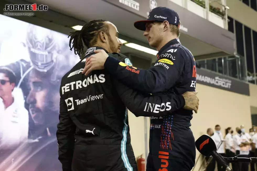 Foto zur News: Lewis Hamilton (Mercedes) und Max Verstappen (Red Bull)