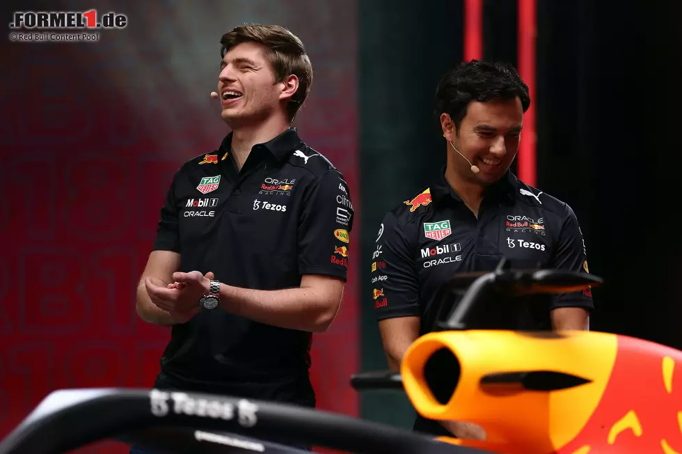 Foto zur News: Max Verstappen (Red Bull) und Sergio Perez (Red Bull)