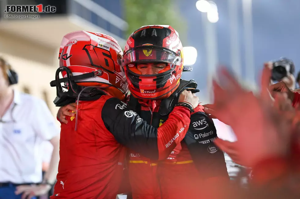 Foto zur News: Charles Leclerc (Ferrari) und Carlos Sainz (Ferrari)