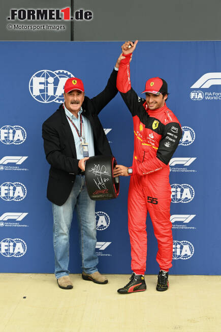 Foto zur News: Carlos Sainz (Ferrari) und Nigel Mansell