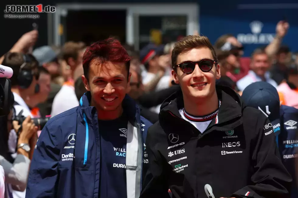 Foto zur News: Alexander Albon (Williams) und George Russell (Mercedes)