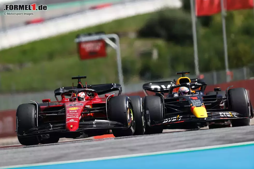 Foto zur News: Charles Leclerc (Ferrari) und Max Verstappen (Red Bull)