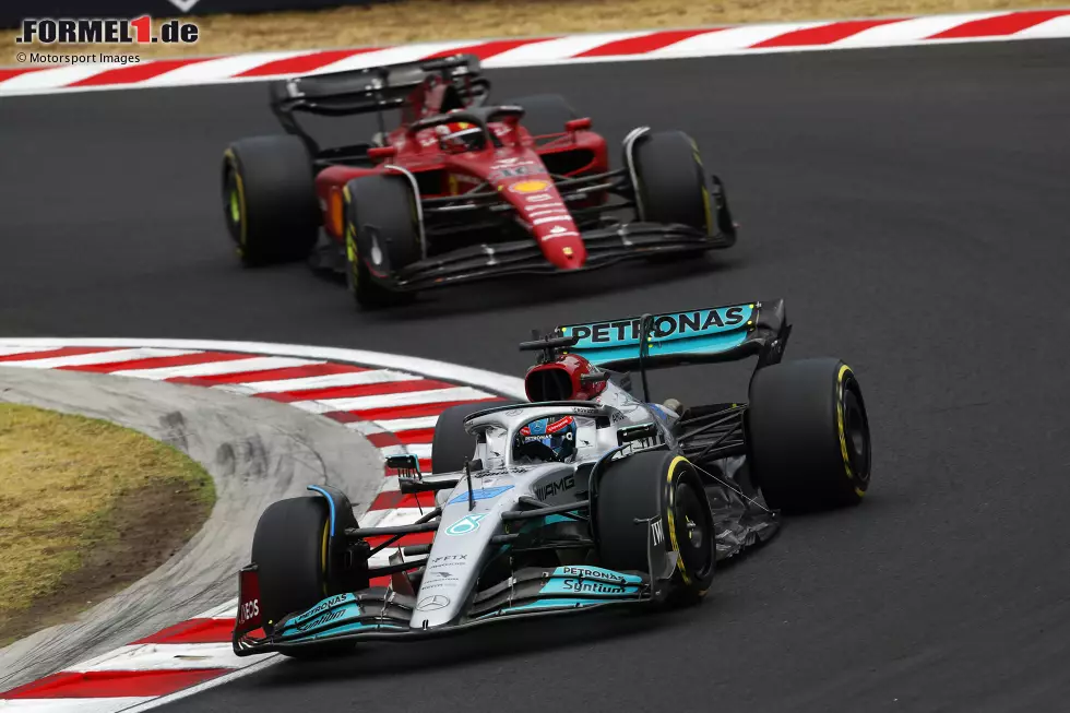 Foto zur News: George Russell (Mercedes) und Charles Leclerc (Ferrari)