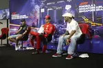 Foto zur News: Sergio Perez (Red Bull), Charles Leclerc (Ferrari) und Lewis Hamilton (Mercedes)