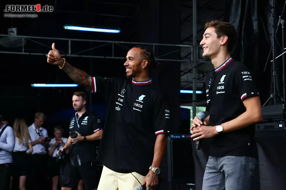 Foto zur News: Lewis Hamilton (Mercedes) und George Russell (Mercedes)