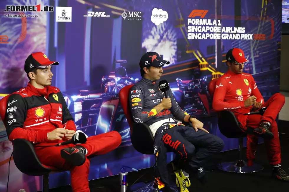 Foto zur News: Charles Leclerc (Ferrari), Max Verstappen (Red Bull) und Carlos Sainz (Ferrari)