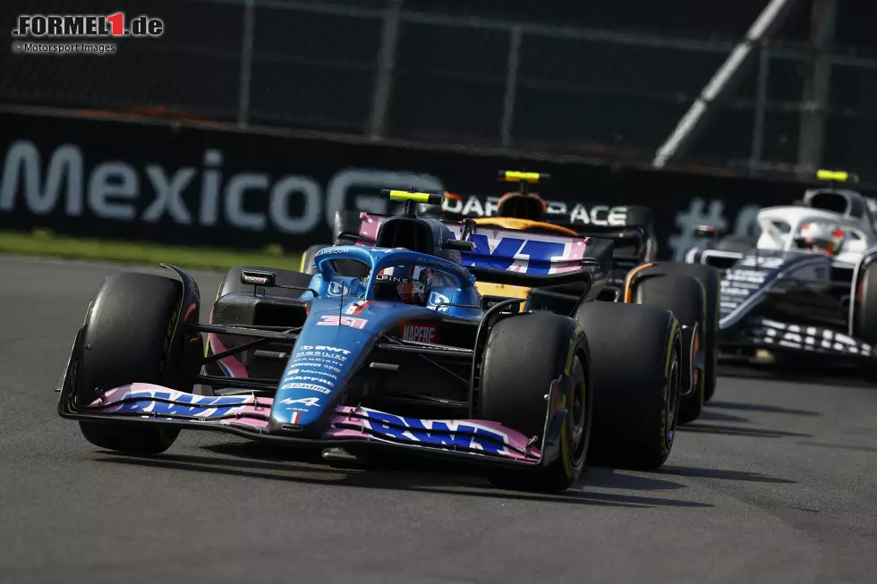 Foto zur News: Esteban Ocon (Alpine) und Lando Norris (McLaren)