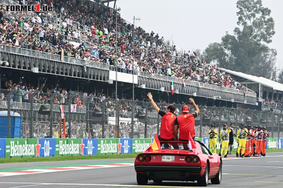 Foto zur News: Charles Leclerc (Ferrari) und Carlos Sainz (Ferrari)