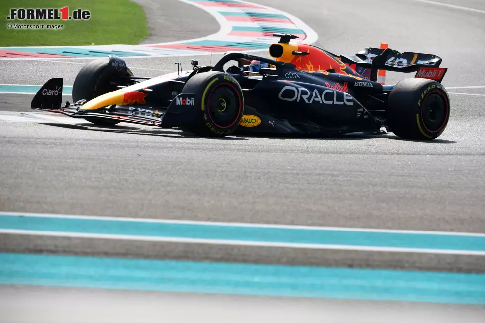 Foto zur News: Sergio Perez (Red Bull)