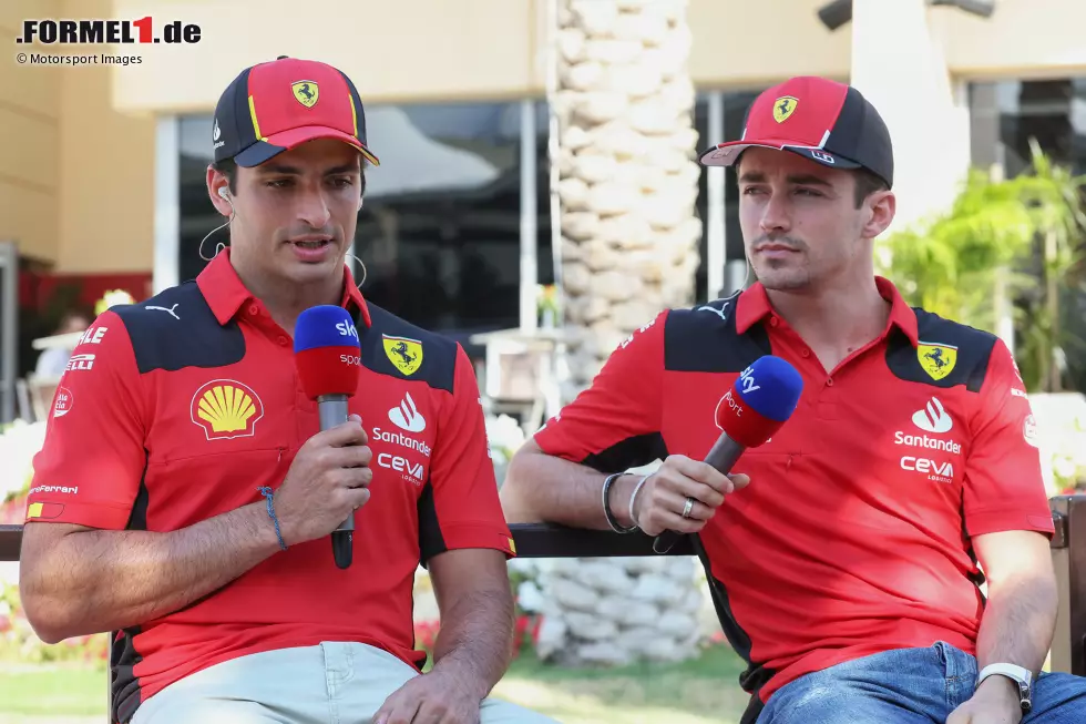 Foto zur News: Carlos Sainz (Ferrari) und Charles Leclerc (Ferrari)