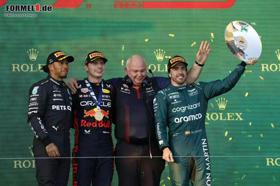 Foto zur News: Lewis Hamilton (Mercedes), Max Verstappen (Red Bull) und Fernando Alonso (Aston Martin)