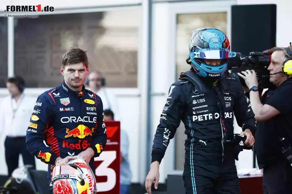 Foto zur News: Max Verstappen (Red Bull) und George Russell (Mercedes)