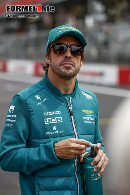 Foto zur News: Fernando Alonso (Aston Martin)