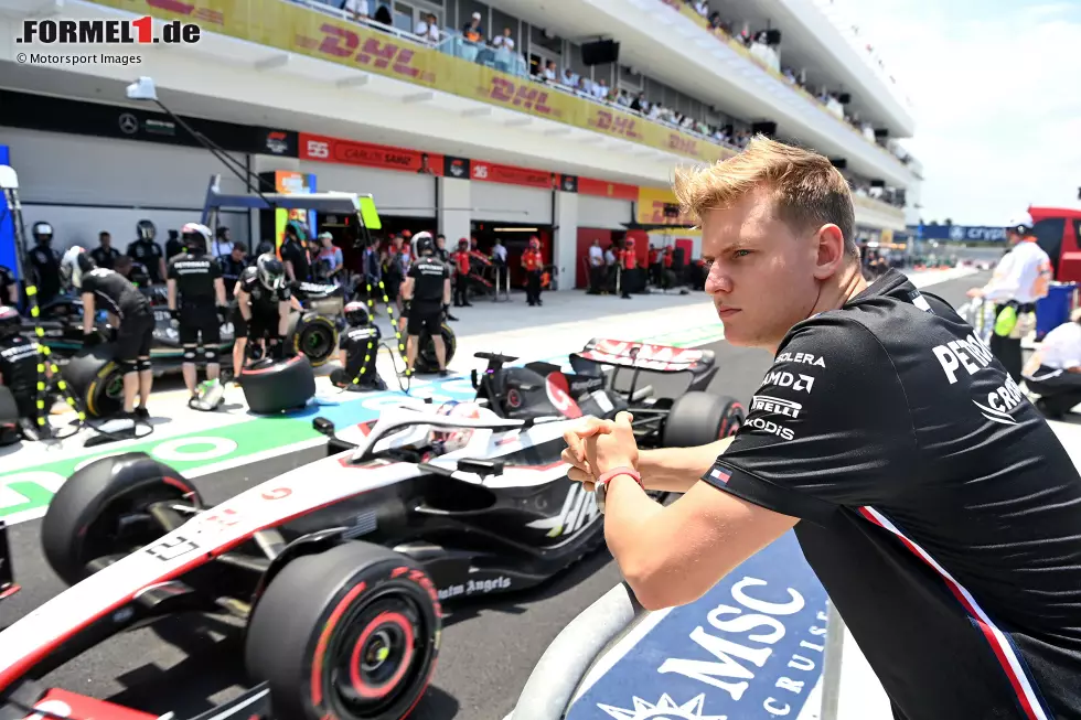 Foto zur News: Mick Schumacher und Kevin Magnussen (Haas)