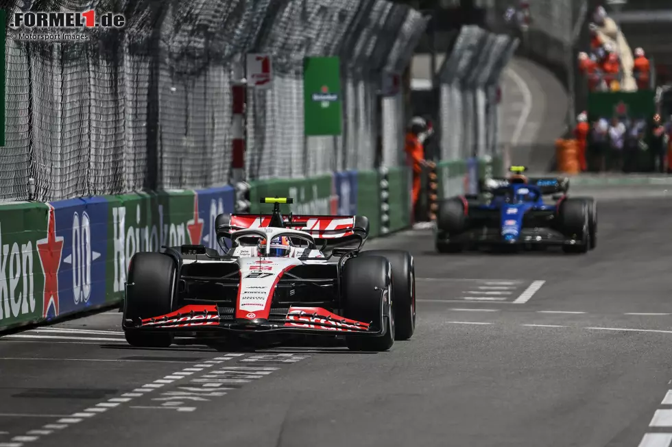 Foto zur News: Nico Hülkenberg (Haas) und Logan Sargeant (Williams)