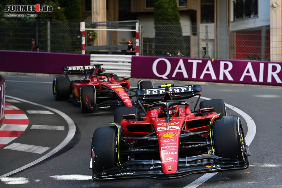 Foto zur News: Carlos Sainz (Ferrari) und Charles Leclerc (Ferrari)