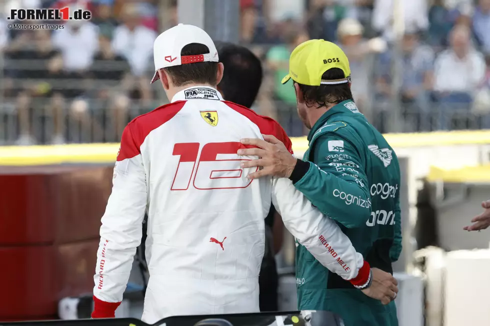 Foto zur News: Charles Leclerc (Ferrari) und Fernando Alonso (Aston Martin)