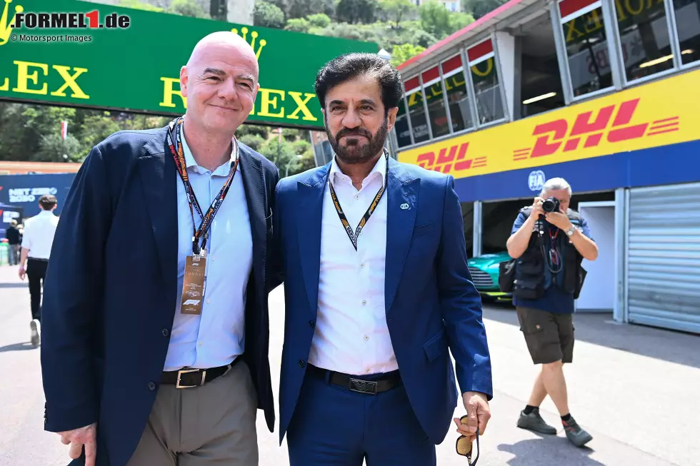 Foto zur News: FIFA-Präsident Gianni Infantino mit FIA-Präsident Mohammed bin Sulayem