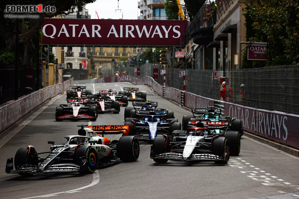 Foto zur News: Oscar Piastri (McLaren), Nyck de Vries (AlphaTauri) und Lance Stroll (Aston Martin)