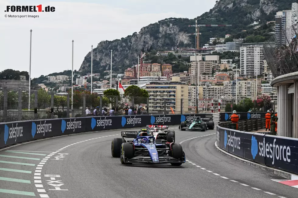 Foto zur News: Logan Sargeant (Williams) und Kevin Magnussen (Haas)