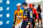 Foto zur News: Max Verstappen (Red Bull) und Lando Norris (McLaren)