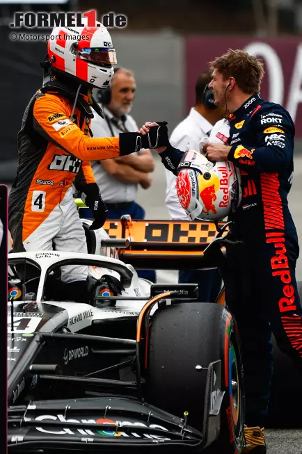 Foto zur News: Max Verstappen (Red Bull) und Lando Norris (McLaren)