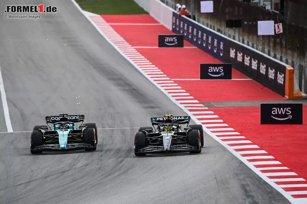 Foto zur News: Lewis Hamilton (Mercedes) und Lance Stroll (Aston Martin)