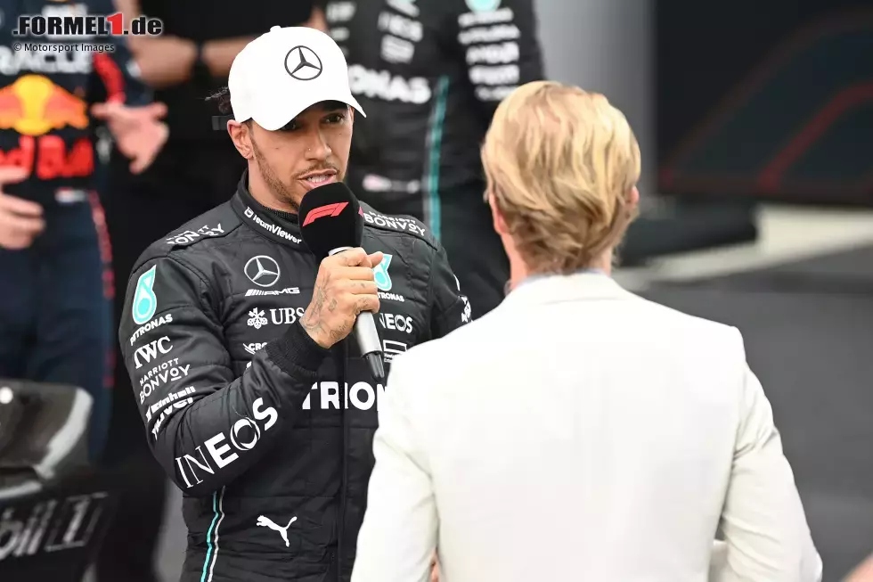 Foto zur News: Lewis Hamilton (Mercedes) und Nico Rosberg