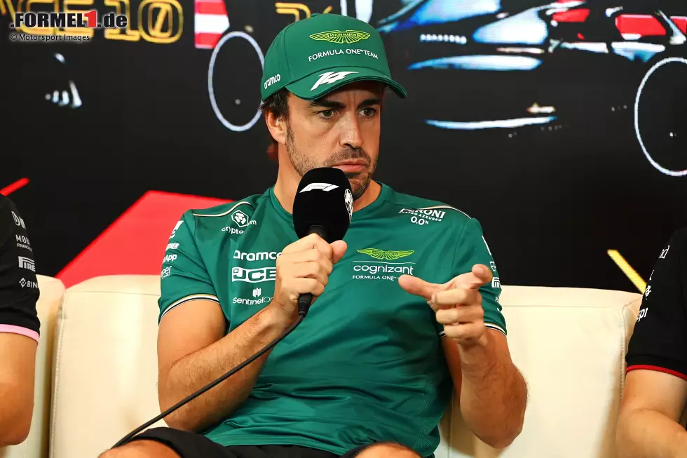 Foto zur News: Fernando Alonso (Aston Martin)