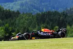 Foto zur News: Sergio Perez (Red Bull)