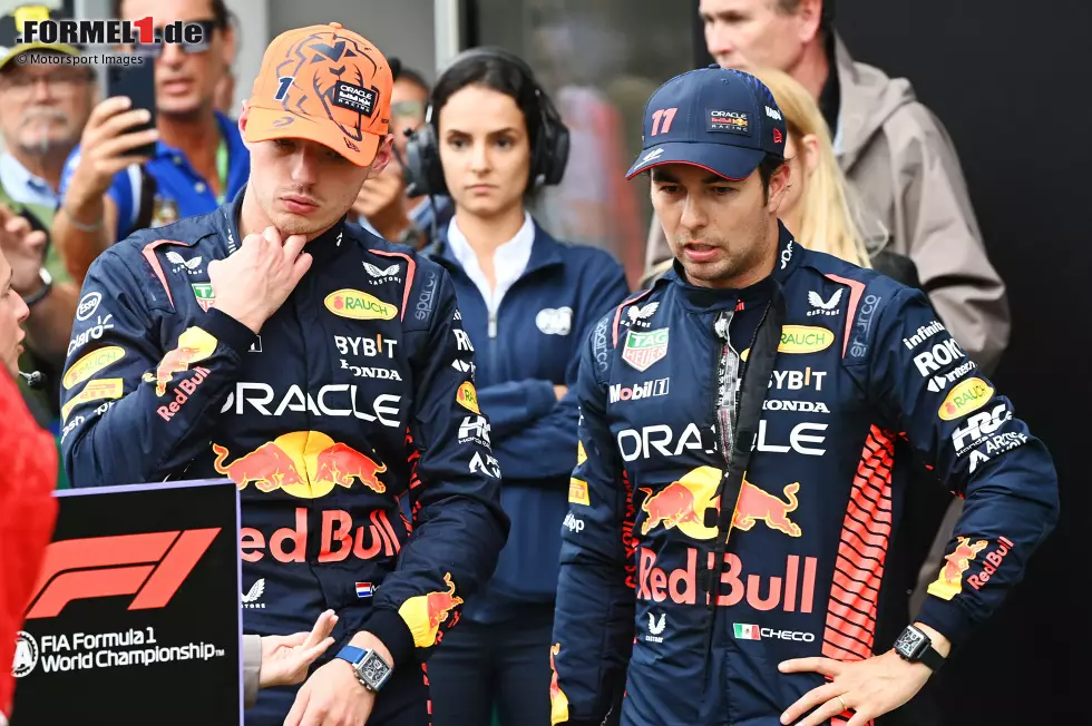 Foto zur News: Max Verstappen (Red Bull) und Sergio Perez (Red Bull)