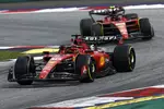 Foto zur News: Charles Leclerc (Ferrari) und Carlos Sainz (Ferrari)