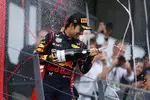 Foto zur News: Sergio Perez (Red Bull)