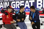 Foto zur News: Alexander Albon (Williams), Charles Leclerc (Ferrari) und Esteban Ocon (Alpine)