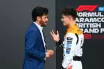 Foto zur News: Mohammed bin Sulayem und Lando Norris (McLaren)