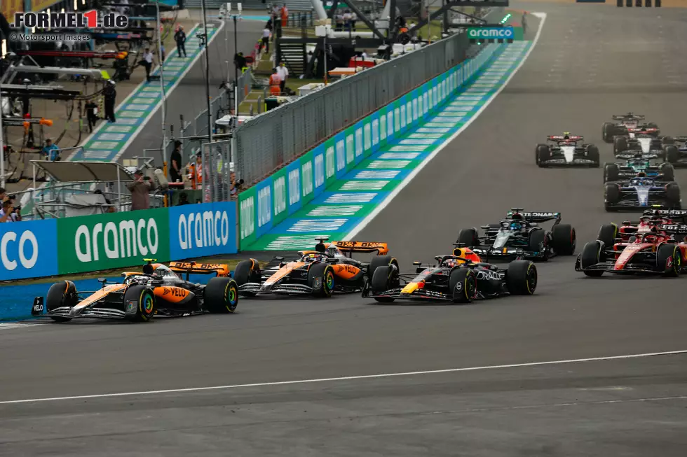 Foto zur News: Lando Norris (McLaren), Max Verstappen (Red Bull), Oscar Piastri (McLaren), Charles Leclerc (Ferrari) und Carlos Sainz (Ferrari)