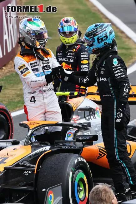 Foto zur News: George Russell (Mercedes) und Lando Norris (McLaren)