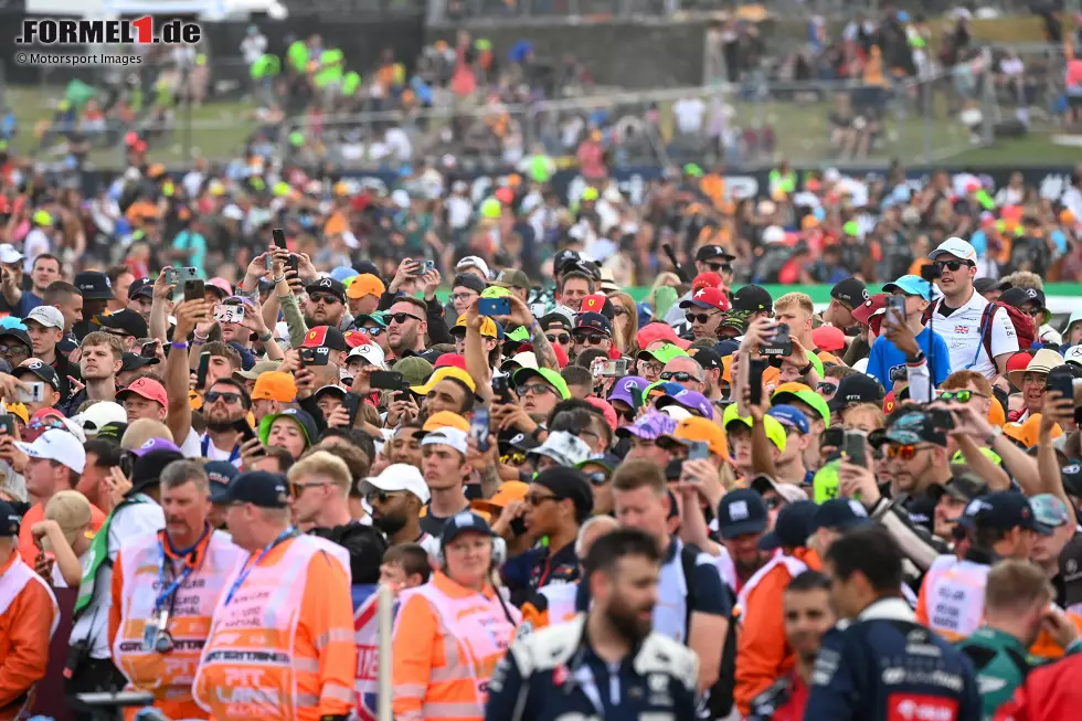 Foto zur News: Fans in Silverstone