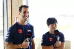 Foto zur News: Daniel Ricciardo (AlphaTauri) und Yuki Tsunoda (AlphaTauri)